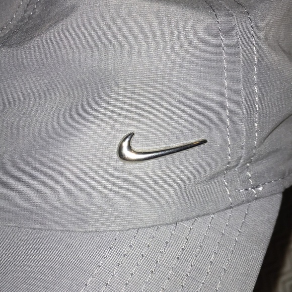 Grey Nike Hat - Picture 2 of 6